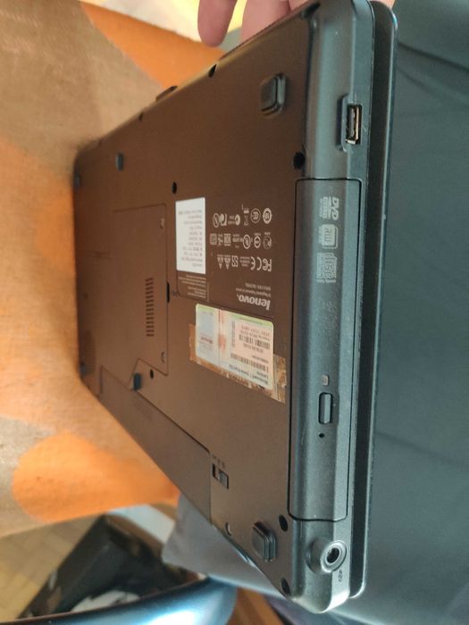 Laptop Lenovo G550 Z zasilaczem
