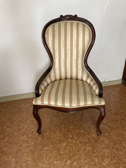 Cadeirão de costas altas