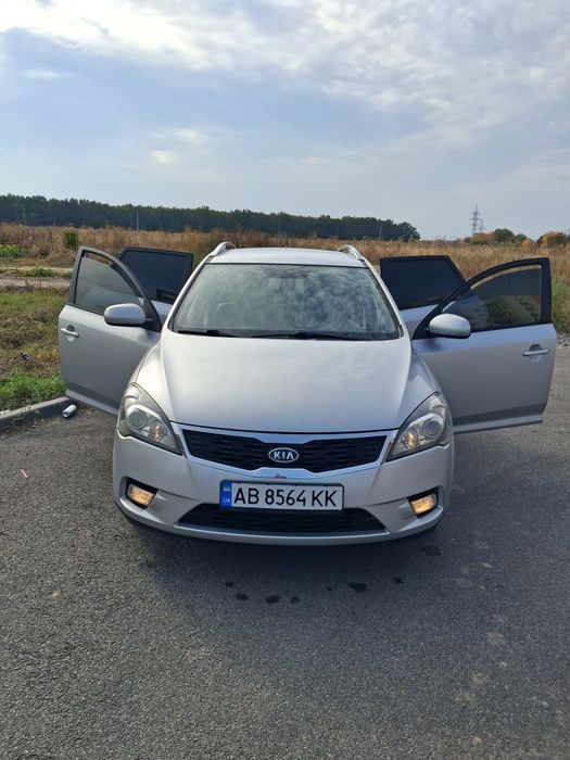 Kia ceed 1.6 газ-бенз 2009 року в гарному стані.