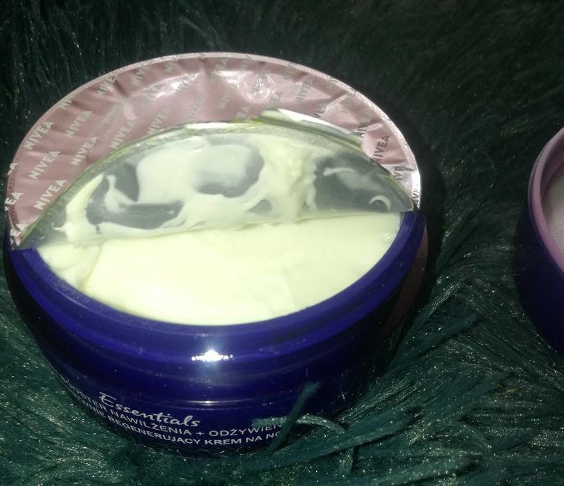 Nivea Krem Essentials na noc nawilżenie