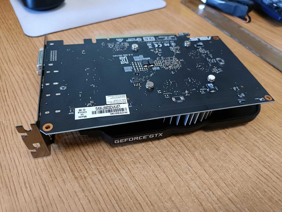 Placa gráfica GEFORCE GTX1650-04G
