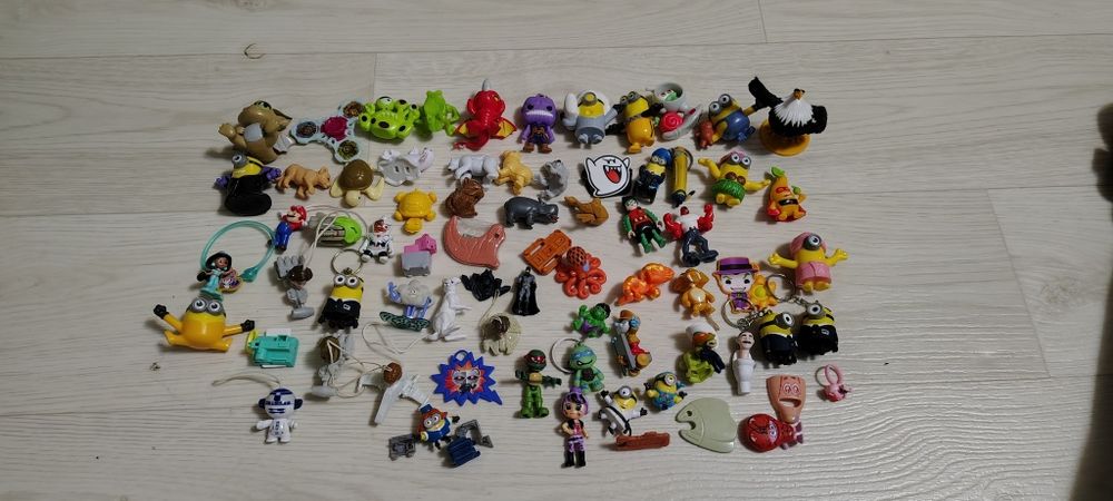 Одним лотом Киндер сюрприз и свит бокс kinder surprise sweet box