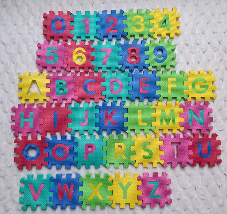 Puzzle piankowe alfabet i cyfry