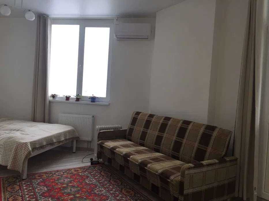 Здається в оренду квартира-студія, Харківське шосе, 15а.