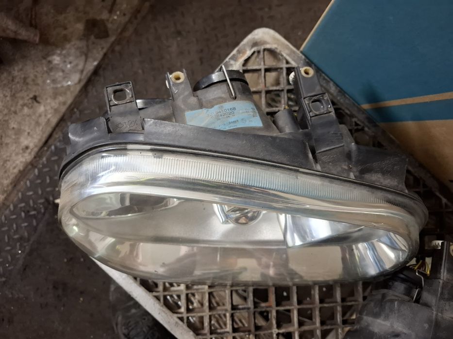 Volkswagen Golf IV Lampy Przód Komplet 015B 016B