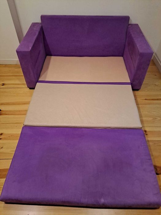 Sofá lilás 2 lugares (sofá cama)