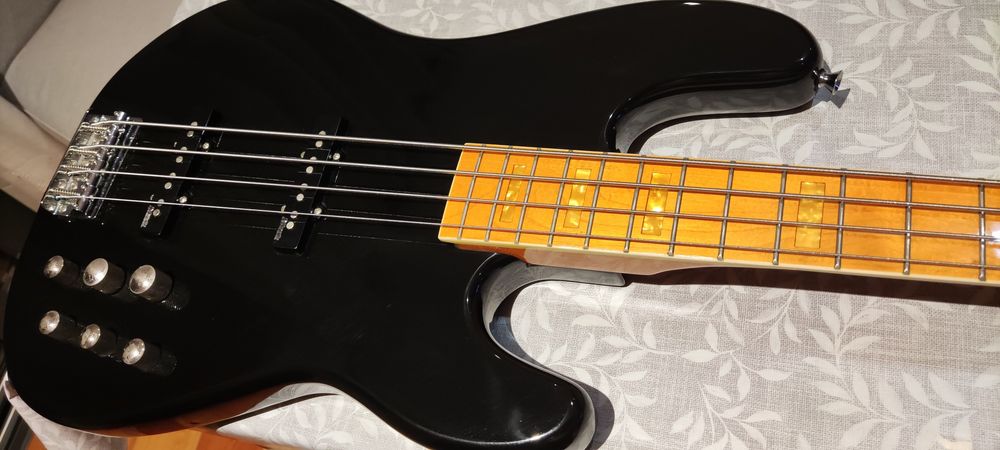Baixo Markbass Gloxy 4