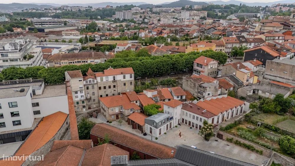 Moradia T4 no Centro Histórico de Guimarães