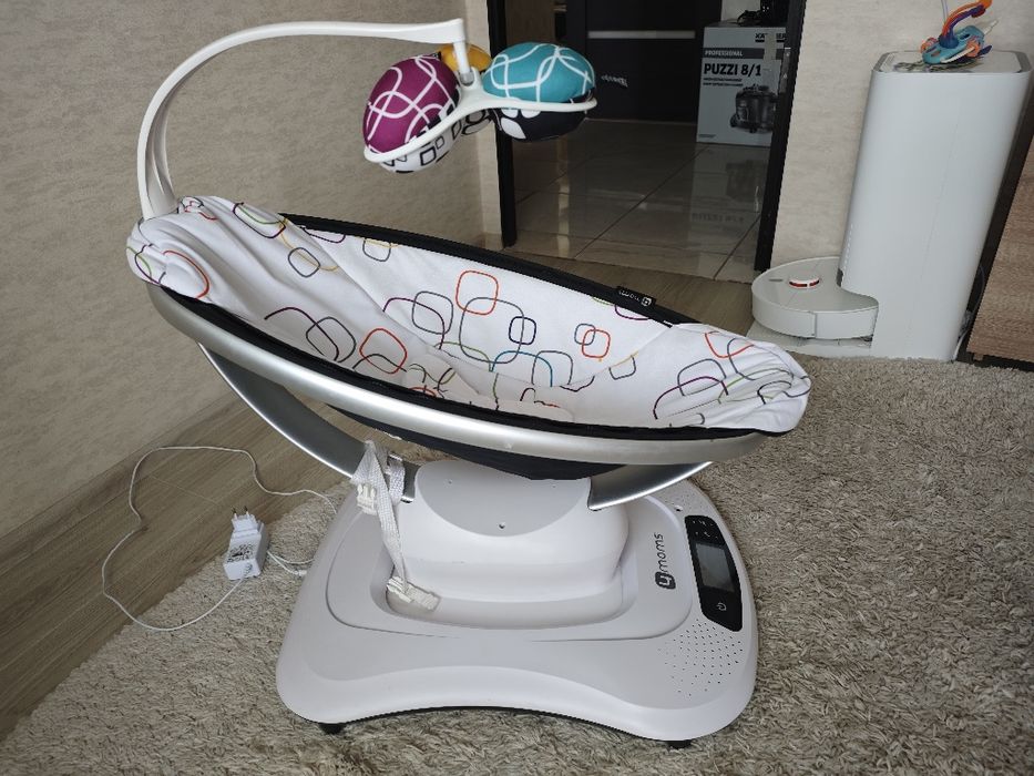 Укачивающий центр 4Moms MamaRoo