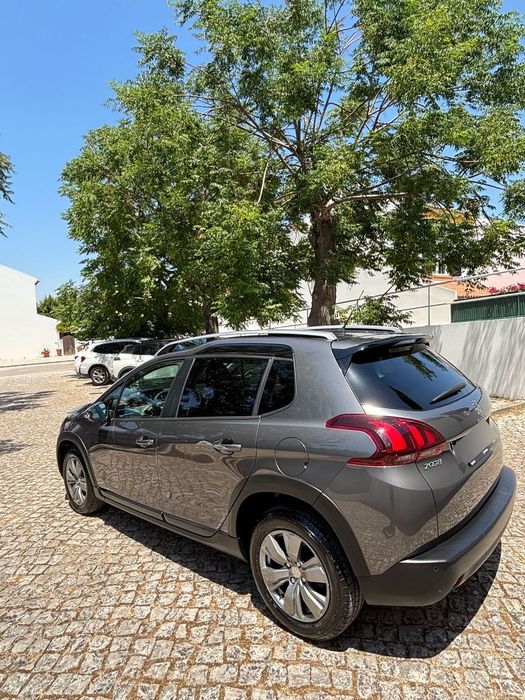 Peugeot 2008 1.2 PureTech Signature — foto 6