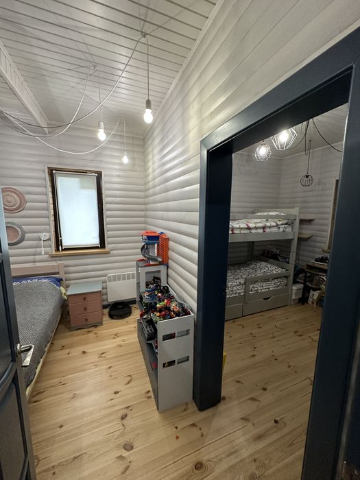 Будинок, с.Лука, поруч Білогородка, Бобриця, Музиці