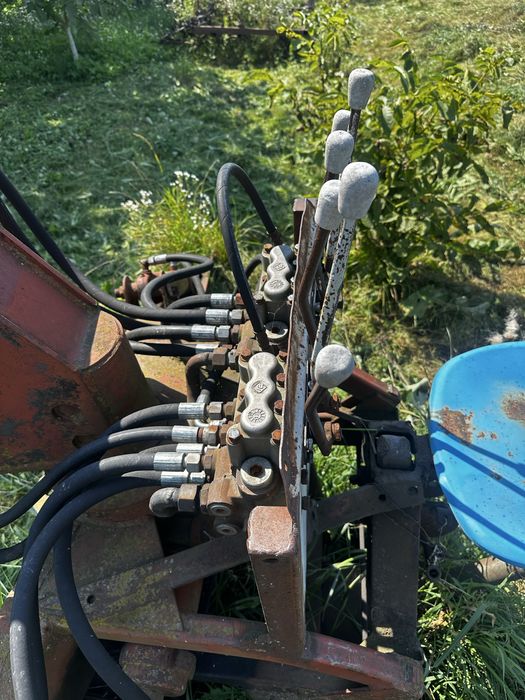 Грейферний навантажувач