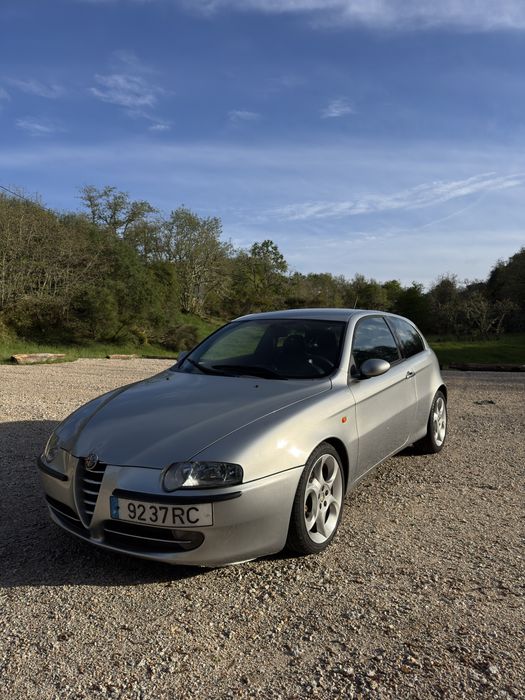 Vende se Alfa Romeo 147