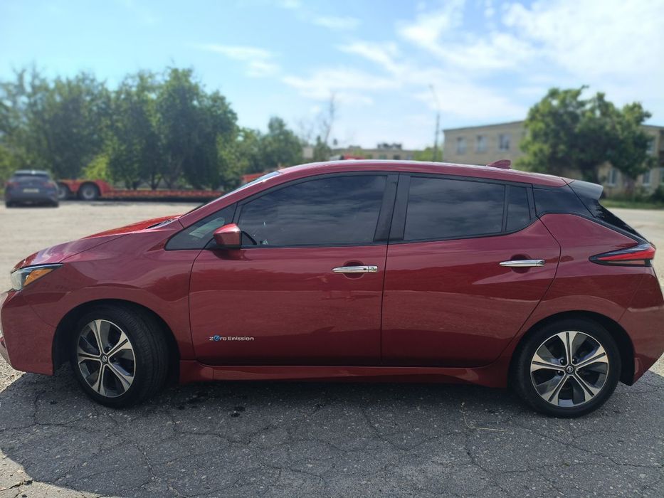 электро автомобиль NISSAN LEAF 2