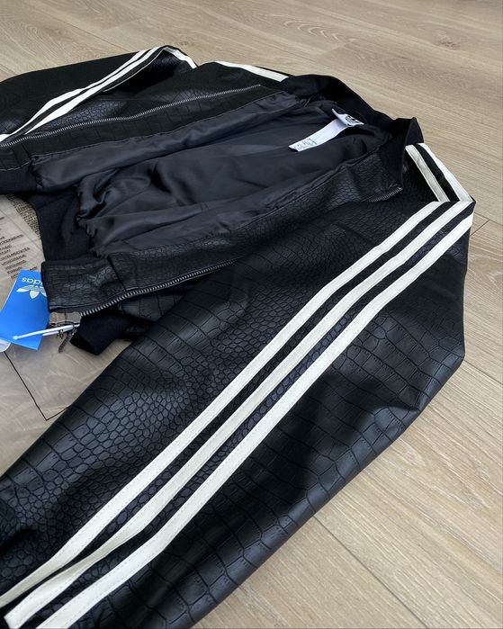 Жіночий бомбер Adidas x Jennie(BLACKPINK)