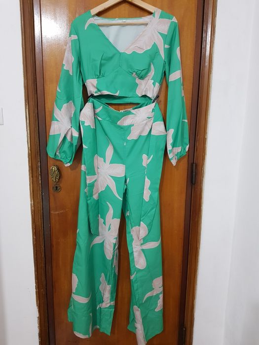 Conjunto verde floral