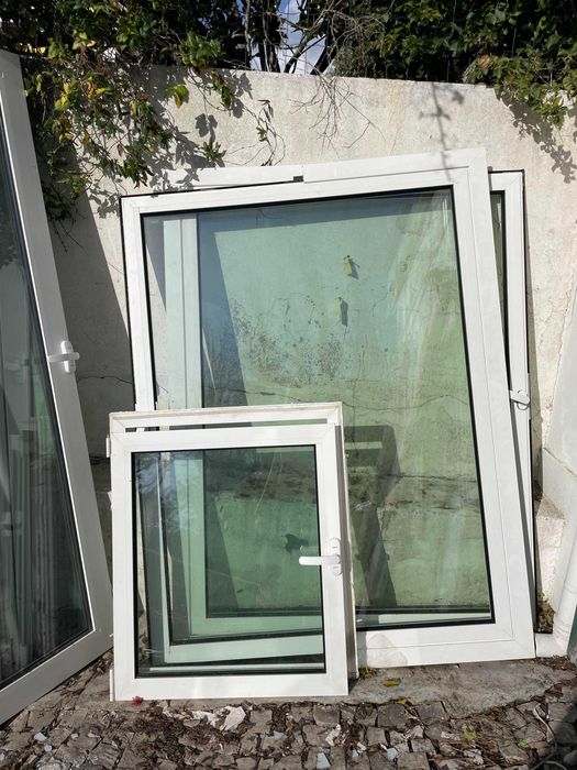 Portas e janelas de vidro duplo e corte termico da TECHNAL branco mate