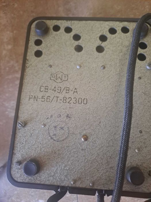 Stary, bakelitowy telefon z lat 60-tych RWT CB-49/B-A.