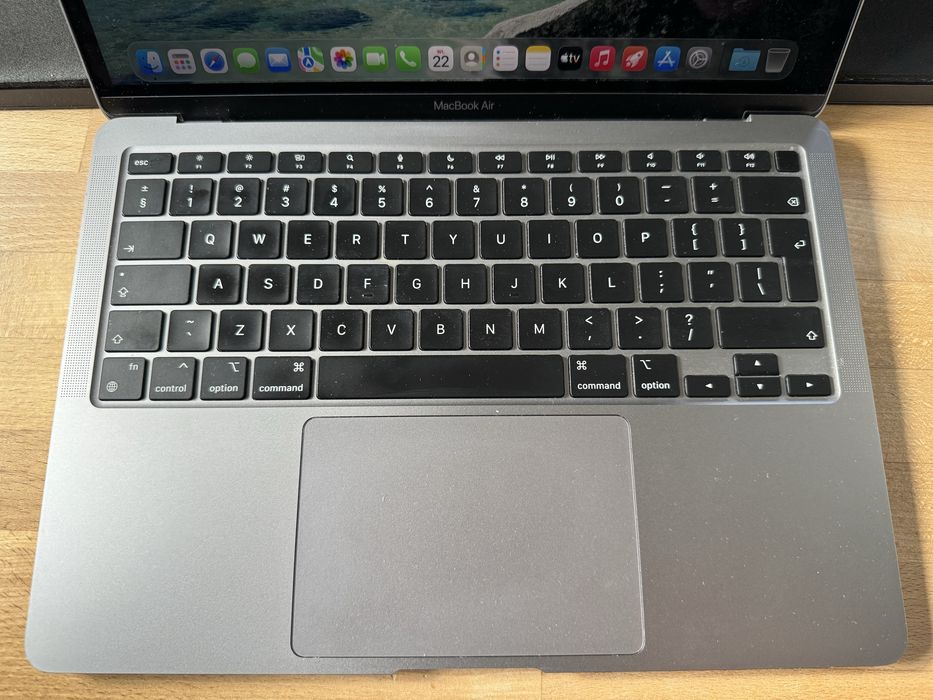 Macbook Air 13” M1 8GB 256GB 8C/7G Space Gray
