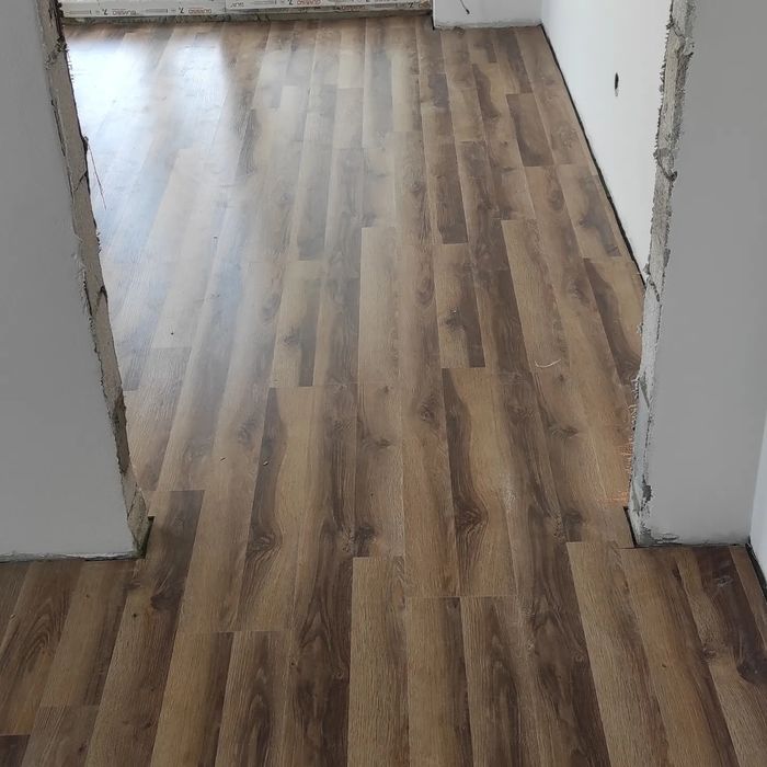 Ламінат плінтус паркетна дошка Монтаж