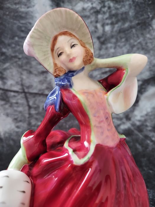 Royal Daulton porcelanowa figurka "Autumn Breezes"wys.21cm