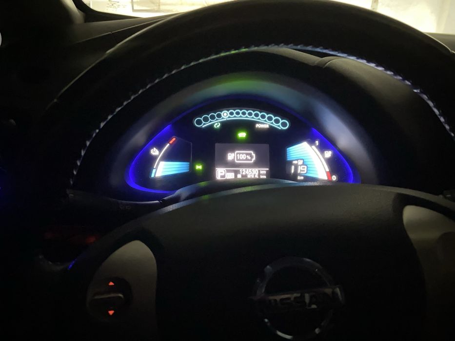 Продам Nissan Leaf 2014