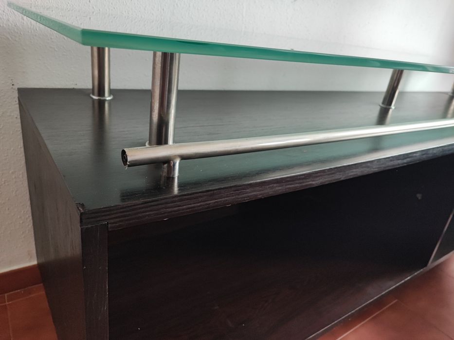 Móvel / Aparador com vidro