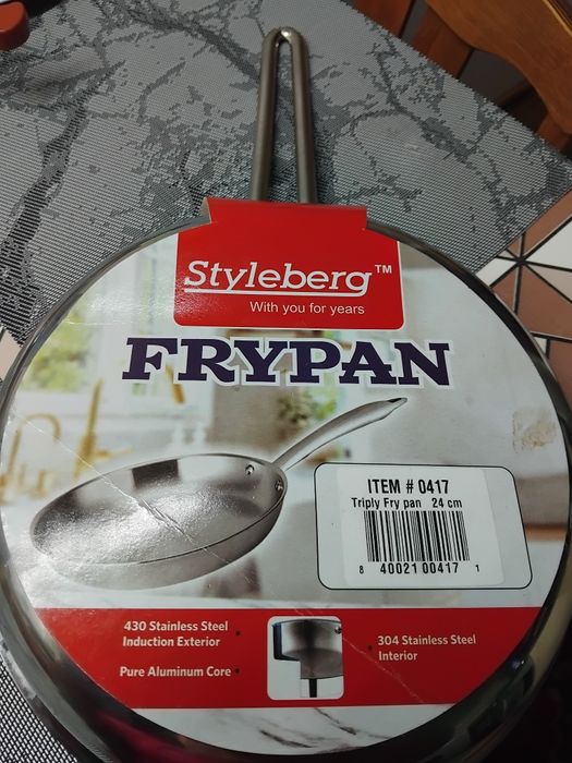 Продам шикарную сковородку с двойным покрытием.