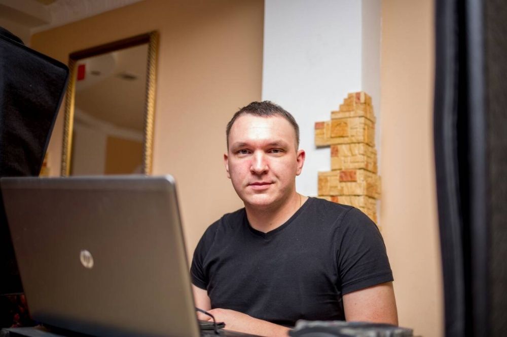 Ді-джей. DJ. На ваше круте свято! Є ФОП.