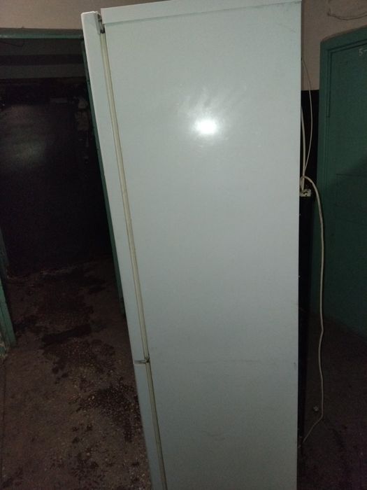 Продаеться холодильник.