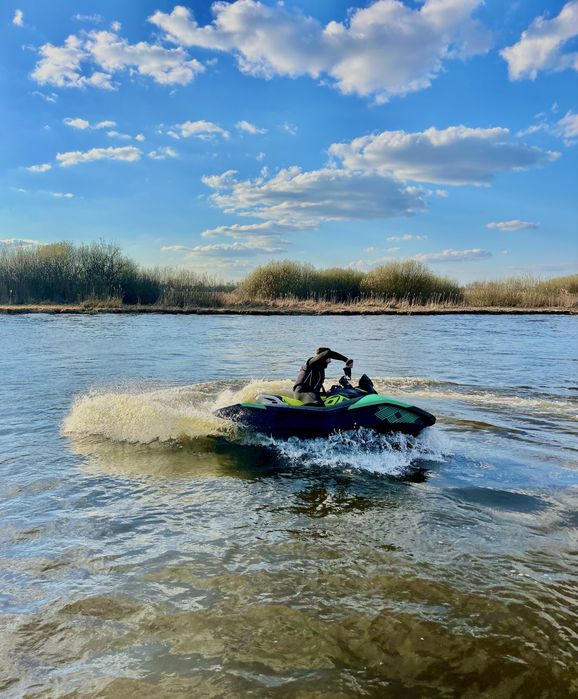 Wynajem skutera wodnego seadoo spark trixx