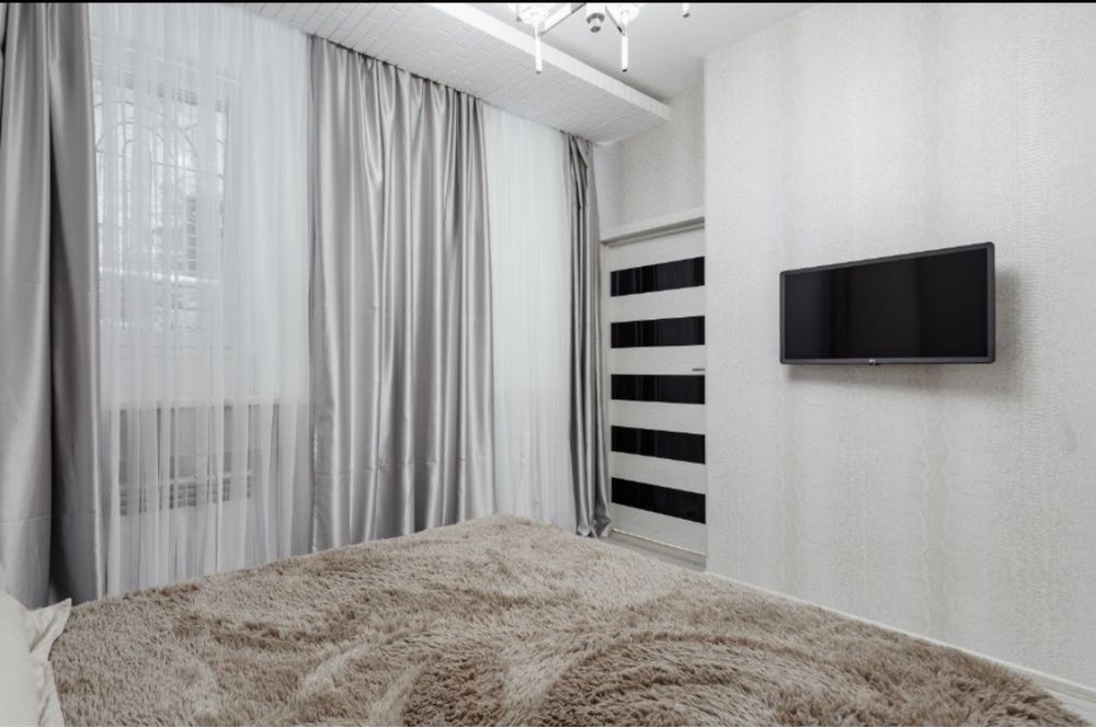 Посуточно красивая квартира , 2 спальни, центр, 2 мин до Дерибасовской