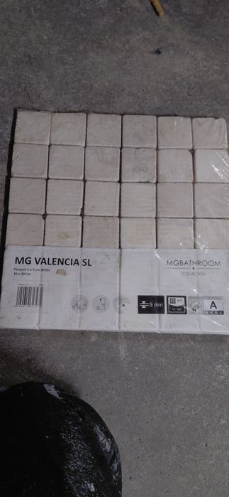 Pastilhas cor branco casa de banho (novas)