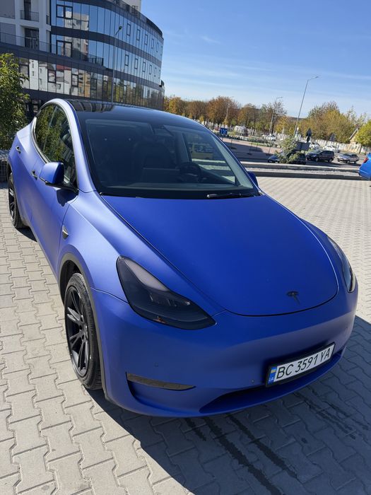 Tesla model Y 2021