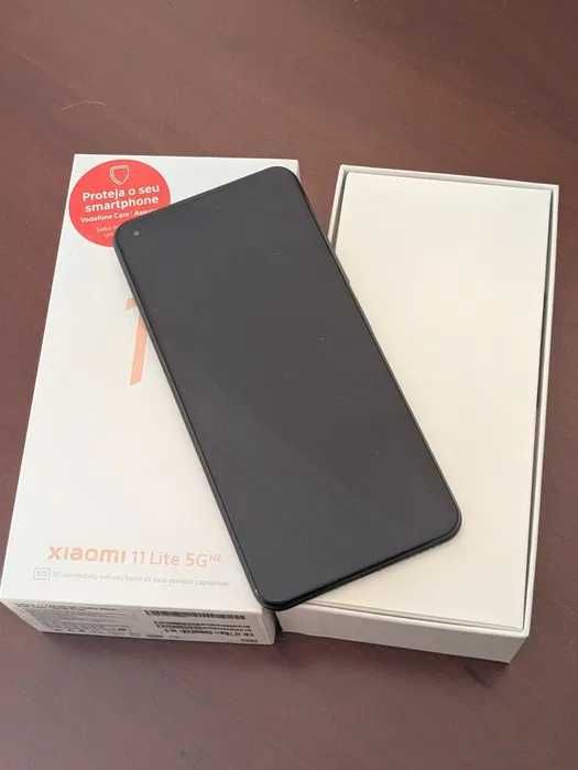 Xiaomi 11 Lite 5G (8 GB RAM / 128 GB ROM)