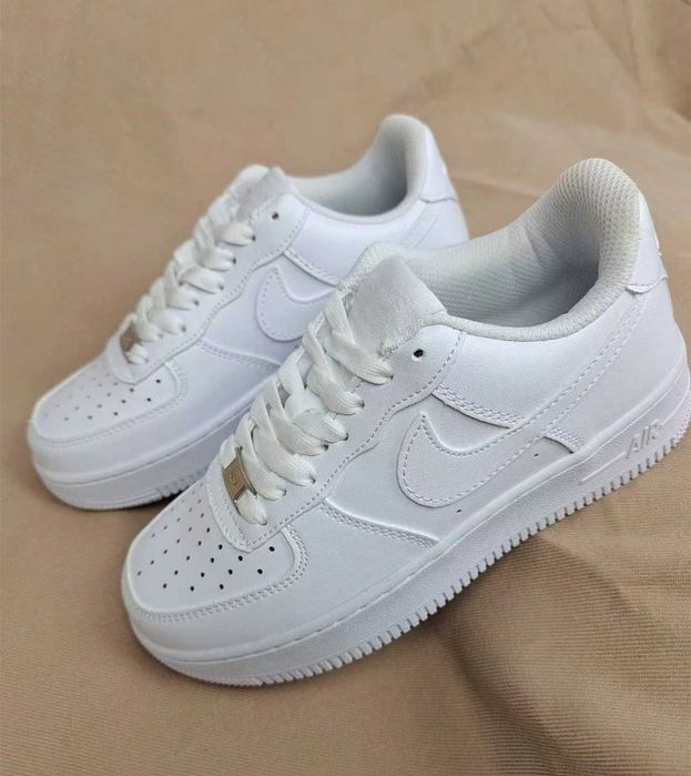 NIKE Air Force 1 07'Buty Sneakersy Sportowe r.39