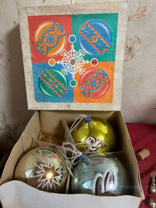 Шары новогодние .