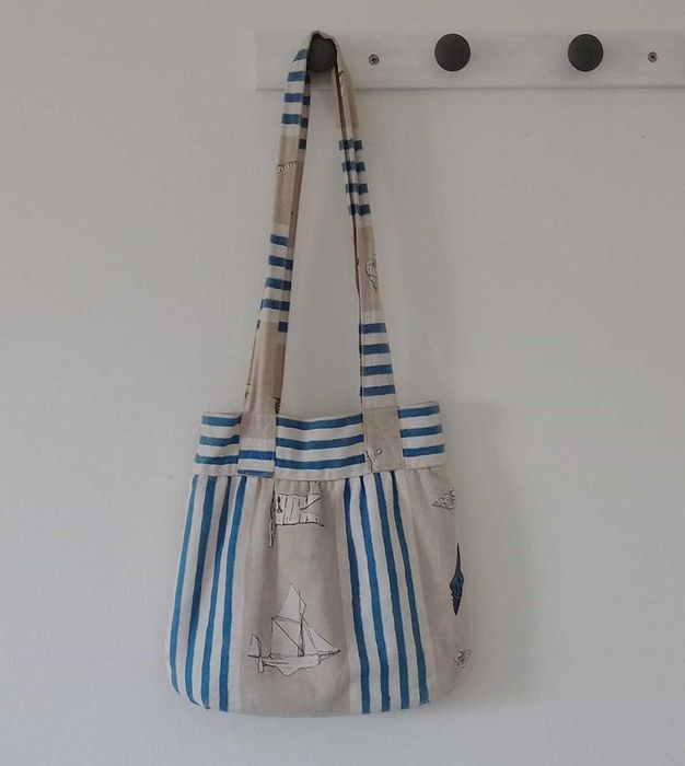 Bolsa de ombro feita à mão