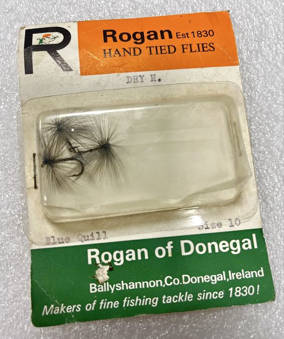 Zestaw starych muszek wędkarskich DAM oraz przyponów Hardy