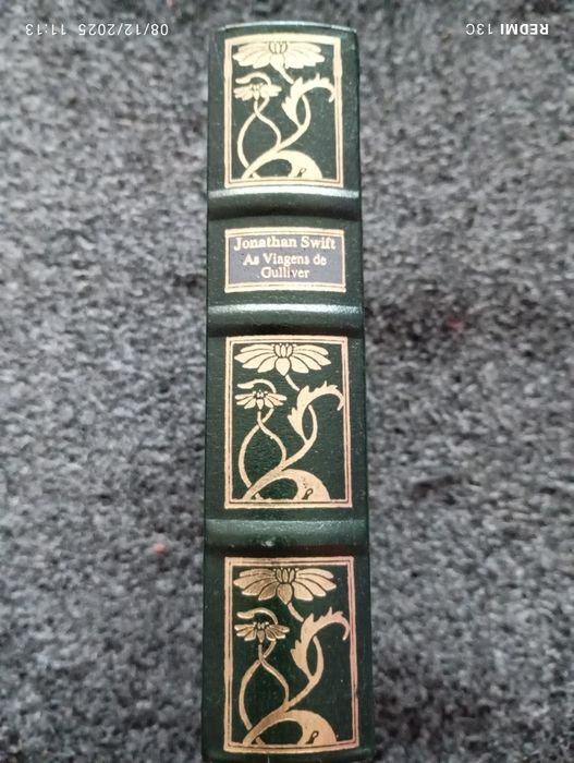 Livro " As viagens de Gulliver"