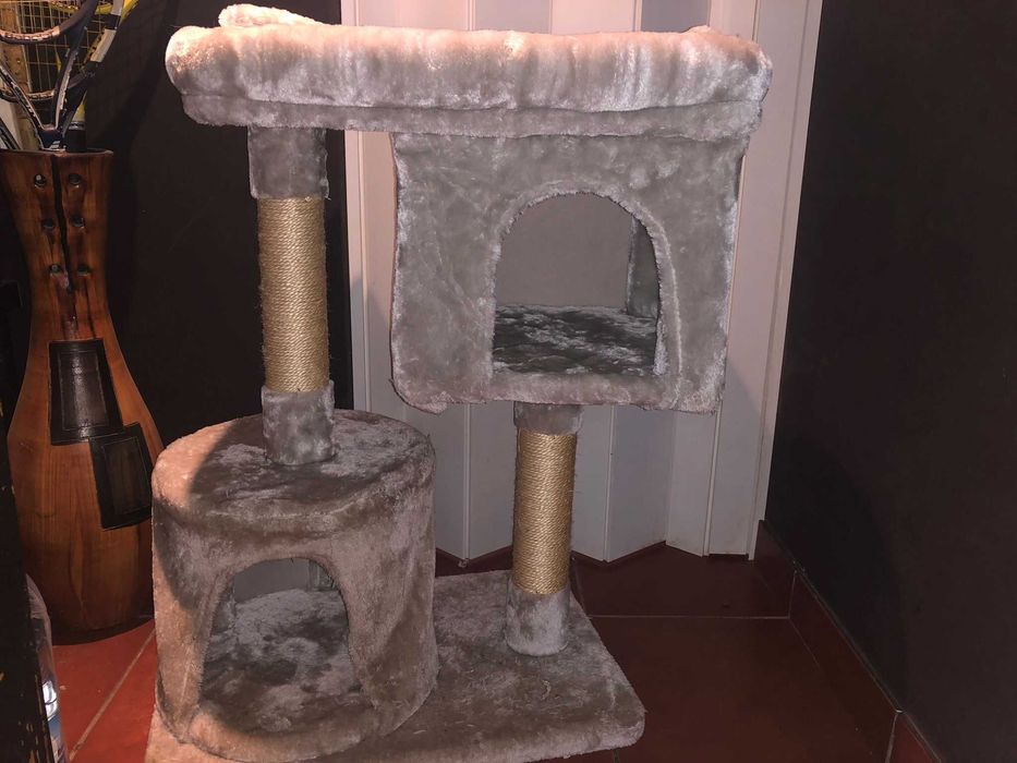 Cama + arranhador de pêlo para gato