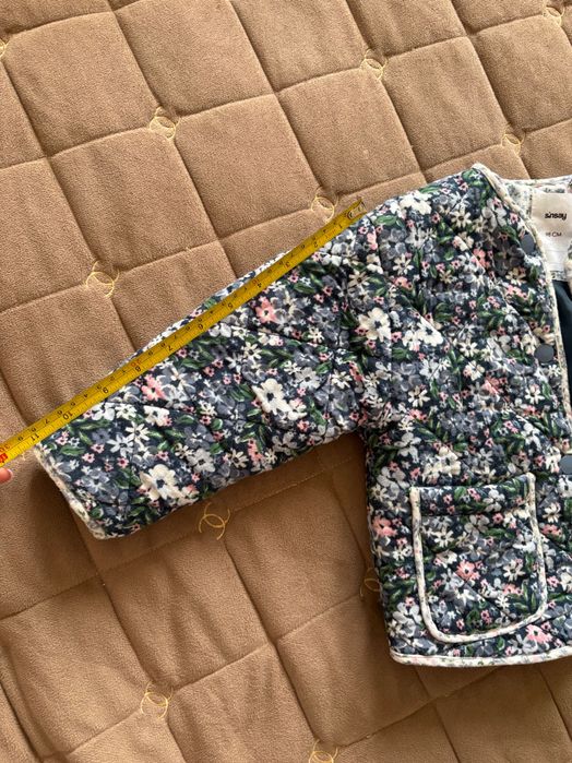 Куртка для дівчинки 98