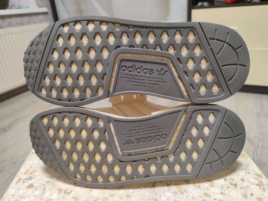 кросівки Adidas NMD_R1 р-41