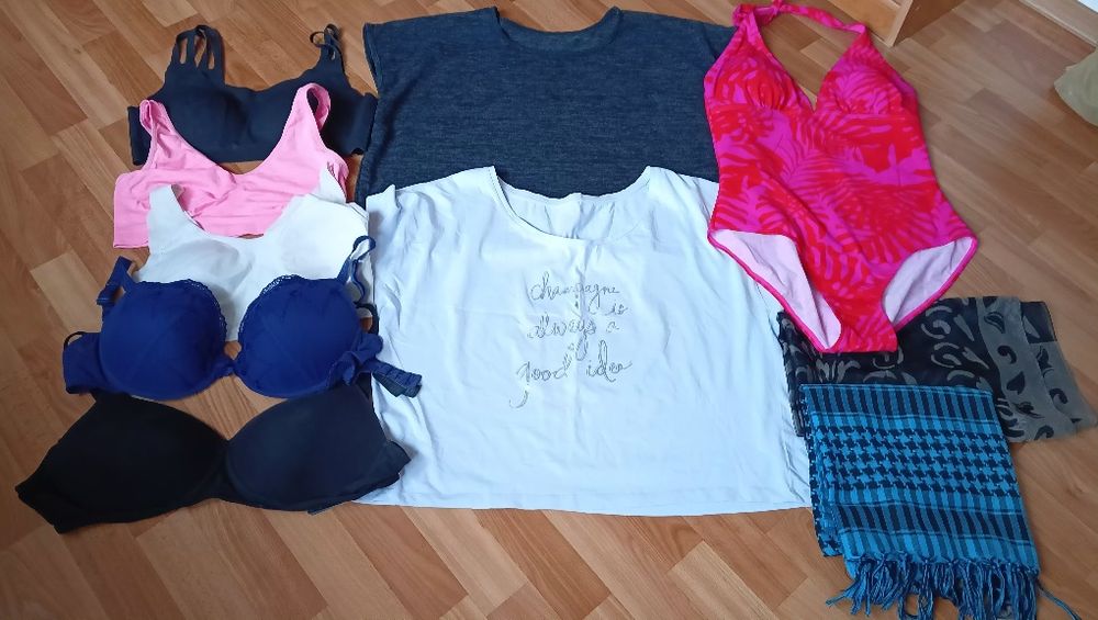 52-54 Пакет  вещей женских .