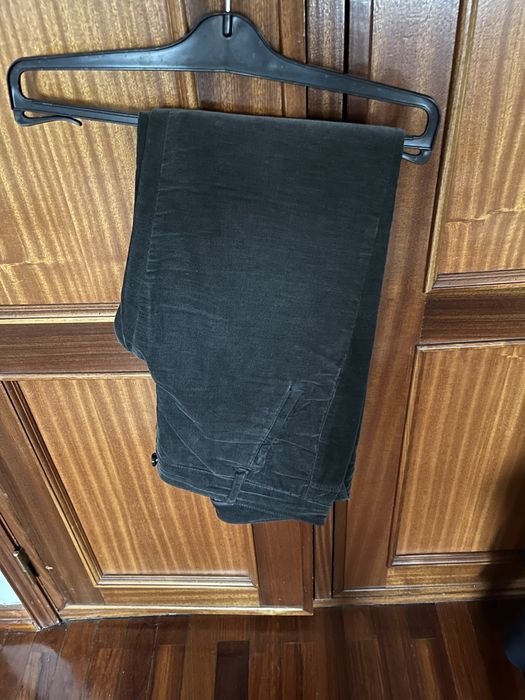 Calças de veludo cinzentas da Massimo Dutti, nº34