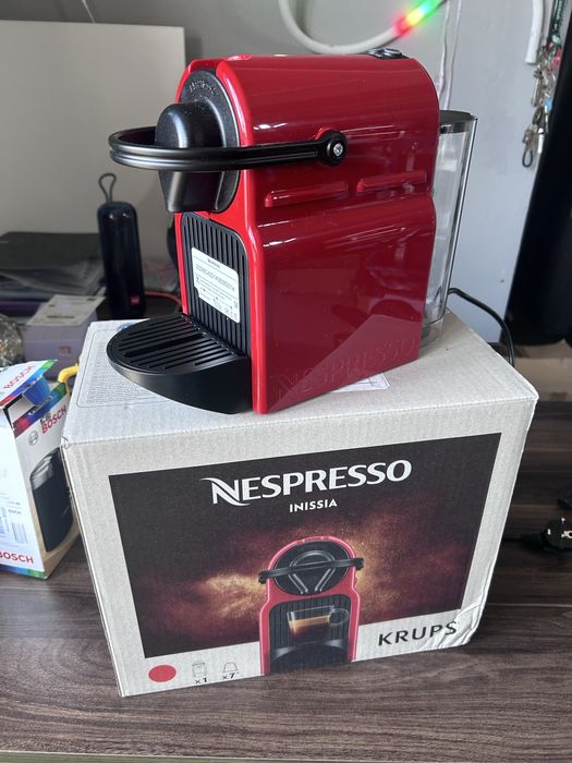 Nespresso exspres kapsulkowy 19 barow 1800 wat