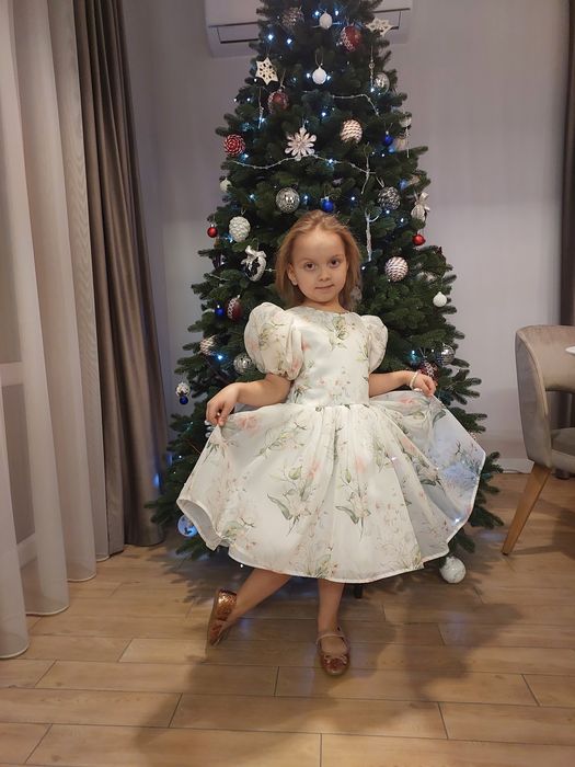 Прокат оренда святкової сукні 122 128