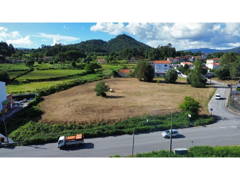 Terreno de 7.885 m² - Arcozelo- Ponte de Lima