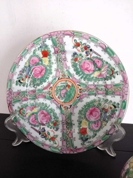 Conjunto de peças de porcelana oriental