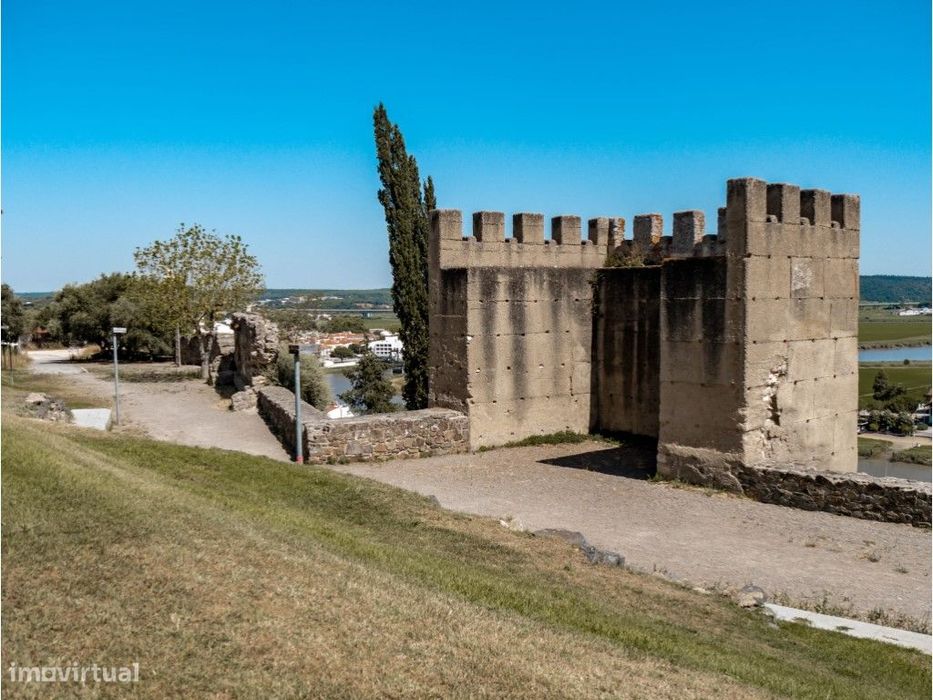 Moradia Moderna com jardim em Alcácer do Sal